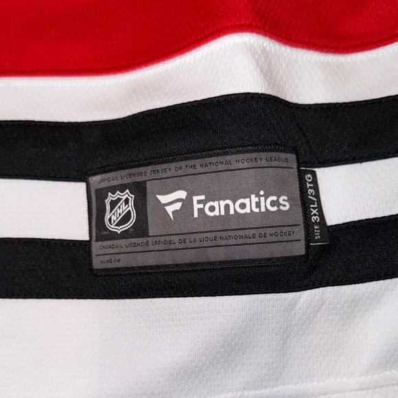 Fanatics Red Jonathan Toews Blackhawks Captain Jersey - Picture 5 of 9